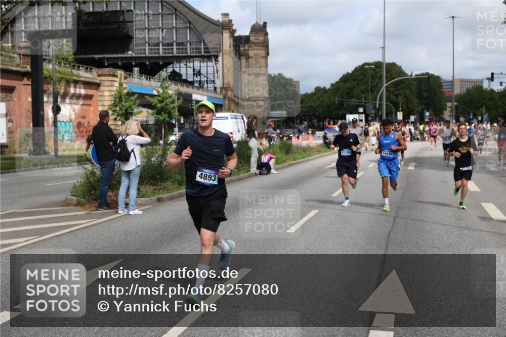 29.06.2025 - hella hamburg halbmarathon Yannick Fuchs http://msf.ph/oto/8257080 29.06.2025 10:35:54 20KM 1136, 1570, 1631, 2579, 2797, 4205, 4303, 4380, 4871, 4893, 5387, 5709, 6550, 6771, 6901, 7432, 7774, 7796, 8358, 9547, 9640, 9659, 9711, 9755, 9885, 10375, 10783, 10894, 11922, 12292, 12385, 12434, 13457, 14555, 14661, 14899, 15351, 16816, 17032, 17100, 17720, 18045, 18412, 18442, 18491, 18573, 18764, 18802 meine-sportfotos.de