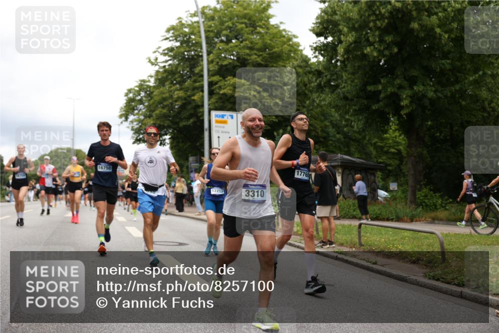 29.06.2025 - hella hamburg halbmarathon Yannick Fuchs http://msf.ph/oto/8257100 29.06.2025 10:48:23 20KM 1410, 1815, 2432, 3177, 3310, 3861, 3898, 4189, 6082, 6084, 6260, 6356, 6581, 6723, 6994, 7129, 7973, 8223, 8449, 8698, 8772, 8798, 9012, 9060, 9227, 10040, 10263, 10266, 11009, 11499, 11789, 12213, 12362, 12489, 13147, 13297, 13869, 14026, 14660, 14818, 15113, 15156, 15169, 15408, 15524, 15879, 16092, 16574, 16623, 16750, 17740, 17765, 18759, 19177 meine-sportfotos.de