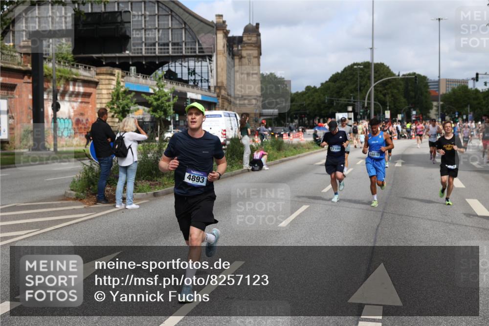 29.06.2025 - hella hamburg halbmarathon Yannick Fuchs http://msf.ph/oto/8257123 29.06.2025 10:35:54 20KM 1136, 1570, 1631, 2579, 2797, 4205, 4303, 4380, 4871, 4893, 5387, 5709, 6550, 6771, 6901, 7432, 7774, 7796, 8358, 9547, 9640, 9659, 9711, 9755, 9885, 10375, 10783, 10894, 11922, 12292, 12385, 12434, 13457, 14555, 14661, 14899, 15351, 16816, 17032, 17100, 17720, 18045, 18412, 18442, 18491, 18573, 18764, 18802 meine-sportfotos.de