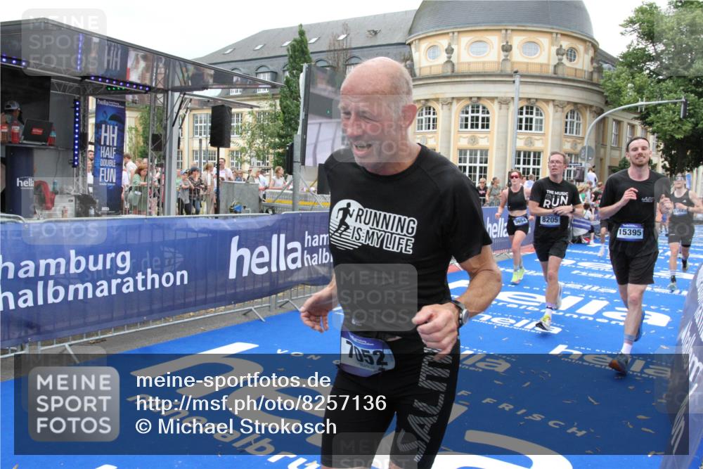 29.06.2025 - hella hamburg halbmarathon Michael Strokosch http://msf.ph/oto/8257136 29.06.2025 10:50:58 Ziel 1466, 2207, 3654, 3947, 4839, 5018, 7052, 7369, 8205, 8572, 10215, 10750, 11551, 12778, 13687, 15362, 15395, 15643, 16285, 18182 meine-sportfotos.de
