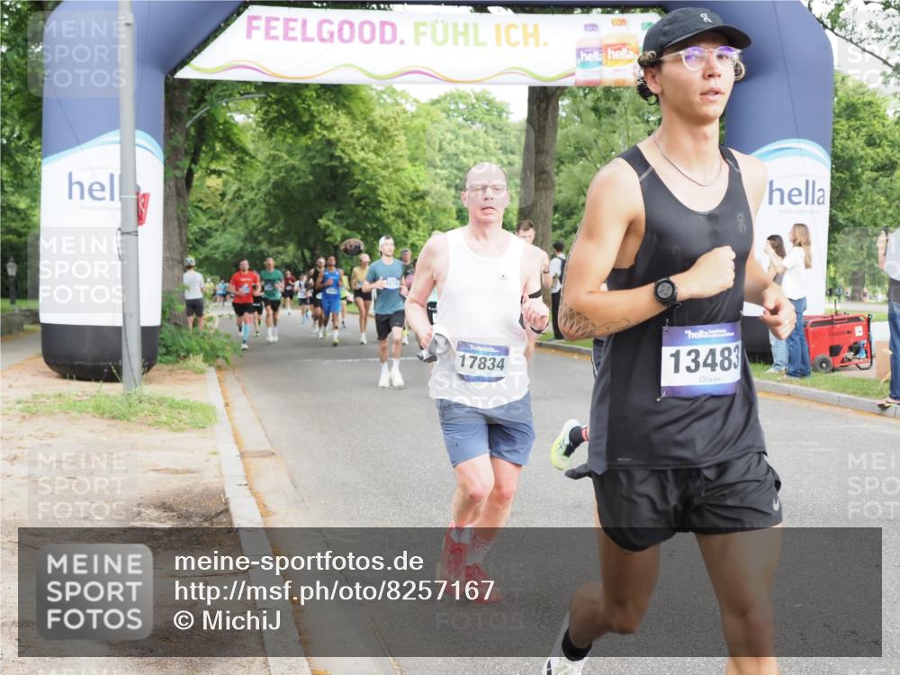 29.06.2025 - hella hamburg halbmarathon MichiJ http://msf.ph/oto/8257167 29.06.2025 10:29:32 Zwischen KM18-KM19 1800, 3618, 4205, 4634, 4893, 5014, 5026, 6152, 7284, 7796, 8074, 8122, 8358, 8966, 9711, 12385, 13268, 13483, 13667, 16249, 16599, 17486, 17724, 17834 meine-sportfotos.de