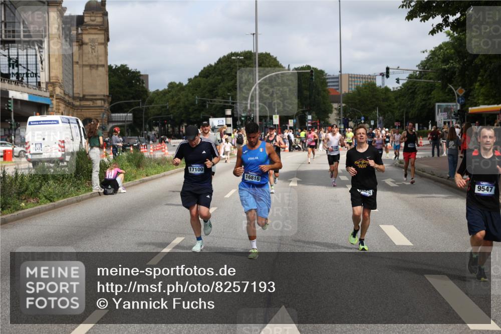 29.06.2025 - hella hamburg halbmarathon Yannick Fuchs http://msf.ph/oto/8257193 29.06.2025 10:35:54 20KM 1136, 1570, 1631, 2579, 2797, 4205, 4303, 4380, 4871, 4893, 5387, 5709, 6550, 6771, 6901, 7432, 7774, 7796, 8358, 9547, 9640, 9659, 9711, 9755, 9885, 10375, 10783, 10894, 11922, 12292, 12385, 12434, 13457, 14555, 14661, 14899, 15351, 16816, 17032, 17100, 17720, 18045, 18412, 18442, 18491, 18573, 18764, 18802 meine-sportfotos.de