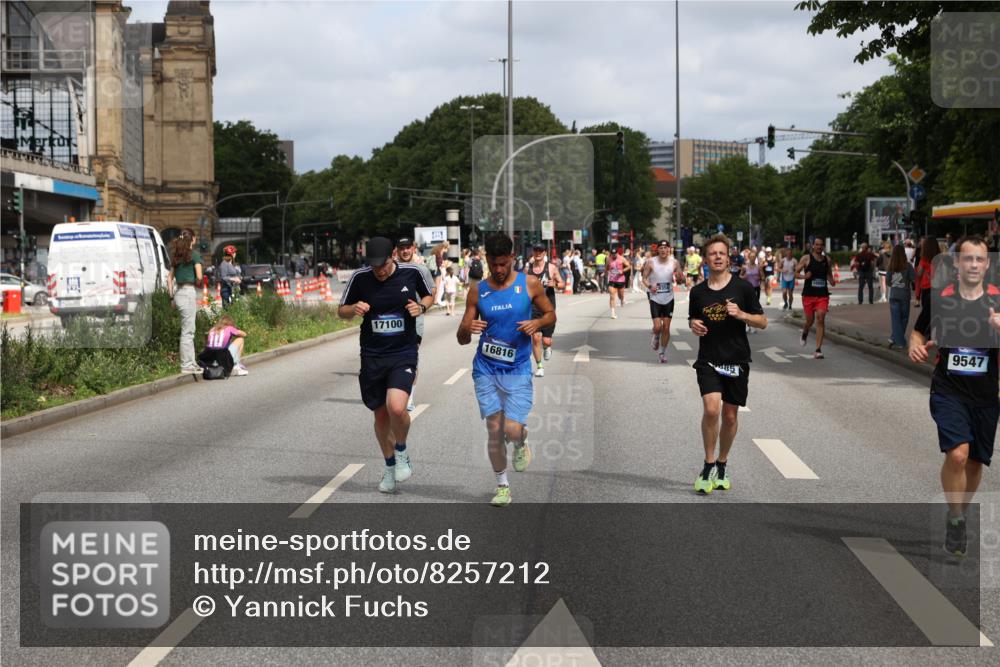 29.06.2025 - hella hamburg halbmarathon Yannick Fuchs http://msf.ph/oto/8257212 29.06.2025 10:35:55 20KM 1136, 1570, 1631, 1800, 2579, 4205, 4380, 4871, 4893, 5387, 5709, 6550, 6771, 6901, 7432, 7774, 7796, 8358, 9547, 9640, 9659, 9711, 9755, 9885, 10375, 10783, 10894, 11922, 12292, 12385, 12434, 13457, 14555, 14661, 14899, 15351, 16816, 17032, 17100, 17720, 18045, 18412, 18442, 18491, 18764, 18802 meine-sportfotos.de