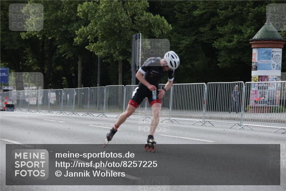29.06.2025 - hella hamburg halbmarathon Jannik Wohlers http://msf.ph/oto/8257225 29.06.2025 08:49:04 Lombardsbrücke  meine-sportfotos.de