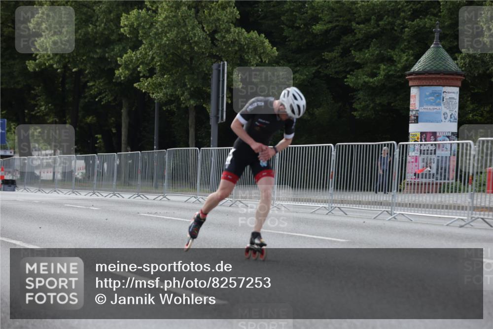 29.06.2025 - hella hamburg halbmarathon Jannik Wohlers http://msf.ph/oto/8257253 29.06.2025 08:49:04 Lombardsbrücke  meine-sportfotos.de
