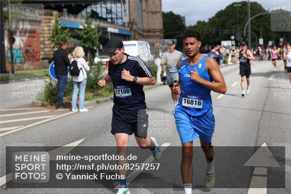 29.06.2025 - hella hamburg halbmarathon Yannick Fuchs http://msf.ph/oto/8257257 29.06.2025 10:35:56 20KM 1570, 1631, 1800, 2579, 4205, 4380, 4871, 4893, 5387, 5709, 6550, 6771, 6901, 7432, 7796, 8358, 9547, 9640, 9659, 9711, 9755, 9815, 9885, 10375, 10894, 11922, 12292, 12434, 13876, 14555, 14899, 15351, 16816, 17032, 17100, 17720, 18045, 18442, 18491, 18509, 18764, 18802 meine-sportfotos.de
