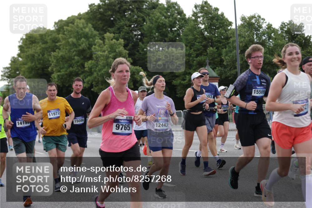 29.06.2025 - hella hamburg halbmarathon Jannik Wohlers http://msf.ph/oto/8257268 29.06.2025 10:32:01 Lombardsbrücke 1199, 1640, 1987, 3022, 3365, 3653, 3707, 3778, 4365, 4857, 5783, 5871, 5941, 6228, 6312, 6315, 7468, 7702, 8124, 8127, 8175, 8303, 8625, 8787, 8840, 8914, 8993, 9125, 9206, 9706, 9765, 10002, 10248, 10354, 10624, 10828, 10924, 11205, 11225, 11362, 11787, 11972, 12443, 12864, 12936, 13284, 13335, 13423, 13959, 13960, 14099, 14105, 14159, 14494, 14788, 14888, 15071, 15086, 15088, 15120, 15147, 15364, 15569, 15847, 15987, 16187 meine-sportfotos.de