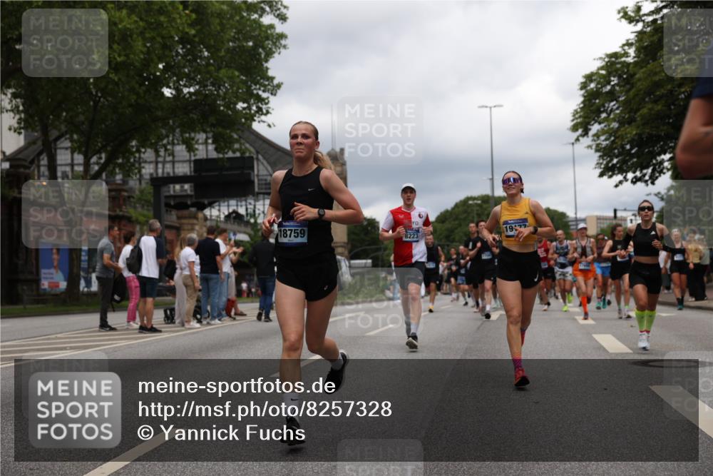 29.06.2025 - hella hamburg halbmarathon Yannick Fuchs http://msf.ph/oto/8257328 29.06.2025 10:48:25 20KM 1327, 1410, 1815, 2432, 3177, 3310, 3861, 3898, 4189, 6082, 6084, 6356, 6581, 6723, 6994, 7129, 8223, 8449, 8698, 8772, 8798, 9012, 9060, 9227, 10191, 10192, 10263, 10266, 11009, 11499, 11789, 12186, 12213, 12362, 12489, 13147, 13297, 13869, 14660, 14818, 15113, 15156, 15169, 15408, 15524, 15879, 16092, 16574, 16623, 16750, 17740, 17765, 18759, 19177 meine-sportfotos.de