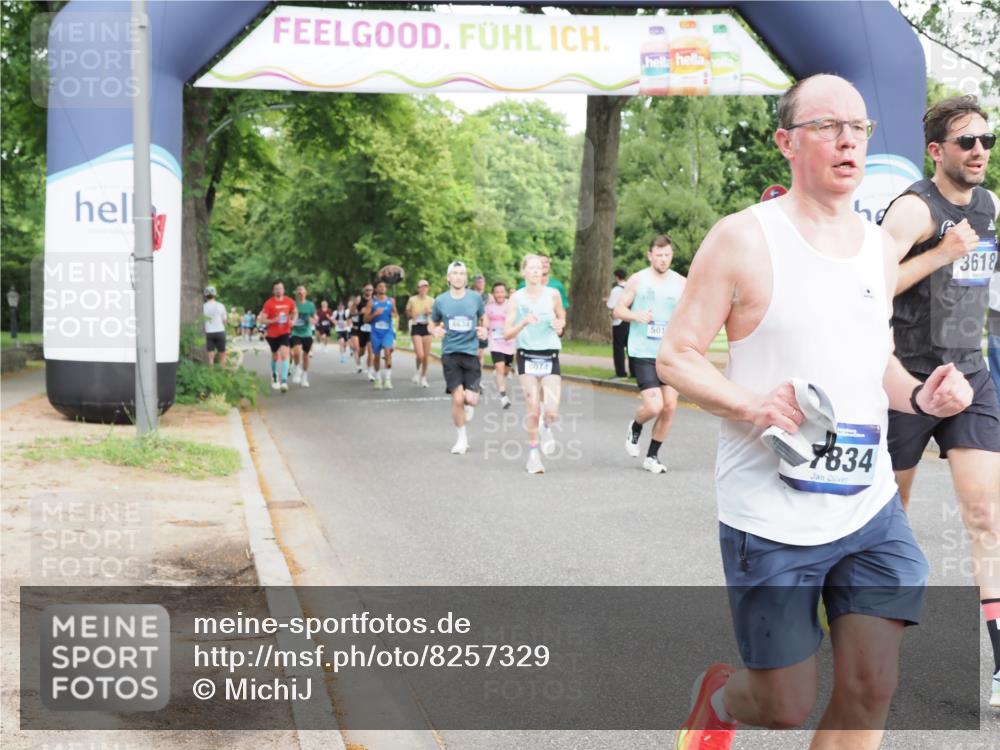 29.06.2025 - hella hamburg halbmarathon MichiJ http://msf.ph/oto/8257329 29.06.2025 10:29:33 Zwischen KM18-KM19 1800, 3618, 4205, 4634, 4893, 5007, 5014, 5026, 6152, 7284, 7796, 8074, 8122, 8358, 8966, 11922, 12385, 13268, 13483, 16249, 16599, 17724, 17834 meine-sportfotos.de