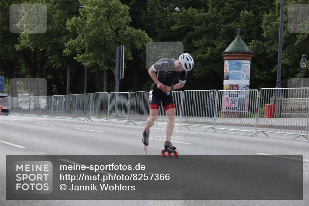 29.06.2025 - hella hamburg halbmarathon Jannik Wohlers http://msf.ph/oto/8257366 29.06.2025 08:49:04 Lombardsbrücke  meine-sportfotos.de