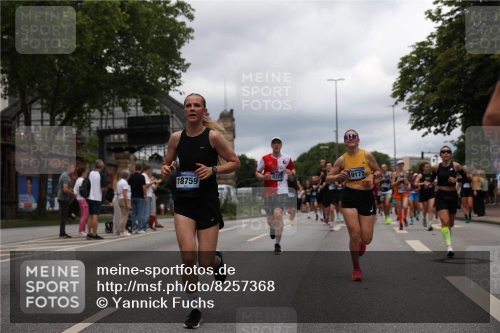 29.06.2025 - hella hamburg halbmarathon Yannick Fuchs http://msf.ph/oto/8257368 29.06.2025 10:48:25 20KM 1327, 1410, 1815, 2432, 3177, 3310, 3861, 3898, 4189, 6082, 6084, 6356, 6581, 6723, 6994, 7129, 8223, 8449, 8698, 8772, 8798, 9012, 9060, 9227, 10191, 10192, 10263, 10266, 11009, 11499, 11789, 12186, 12213, 12362, 12489, 13147, 13297, 13869, 14660, 14818, 15113, 15156, 15169, 15408, 15524, 15879, 16092, 16574, 16623, 16750, 17740, 17765, 18759, 19177 meine-sportfotos.de