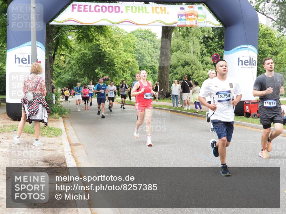 29.06.2025 - hella hamburg halbmarathon MichiJ http://msf.ph/oto/8257385 29.06.2025 10:52:59 Zwischen KM18-KM19 1249, 1355, 6489, 9829, 11917, 17347, 17836, 17866, 18721, 18754 meine-sportfotos.de