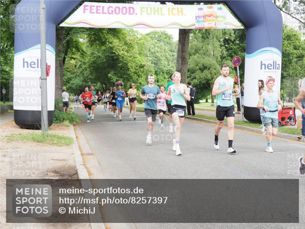 29.06.2025 - hella hamburg halbmarathon MichiJ http://msf.ph/oto/8257397 29.06.2025 10:29:33 Zwischen KM18-KM19 1800, 3618, 4205, 4634, 4893, 5007, 5014, 5026, 6152, 7284, 7796, 8074, 8122, 8358, 8966, 11922, 12385, 13268, 13483, 16249, 16599, 17724, 17834 meine-sportfotos.de