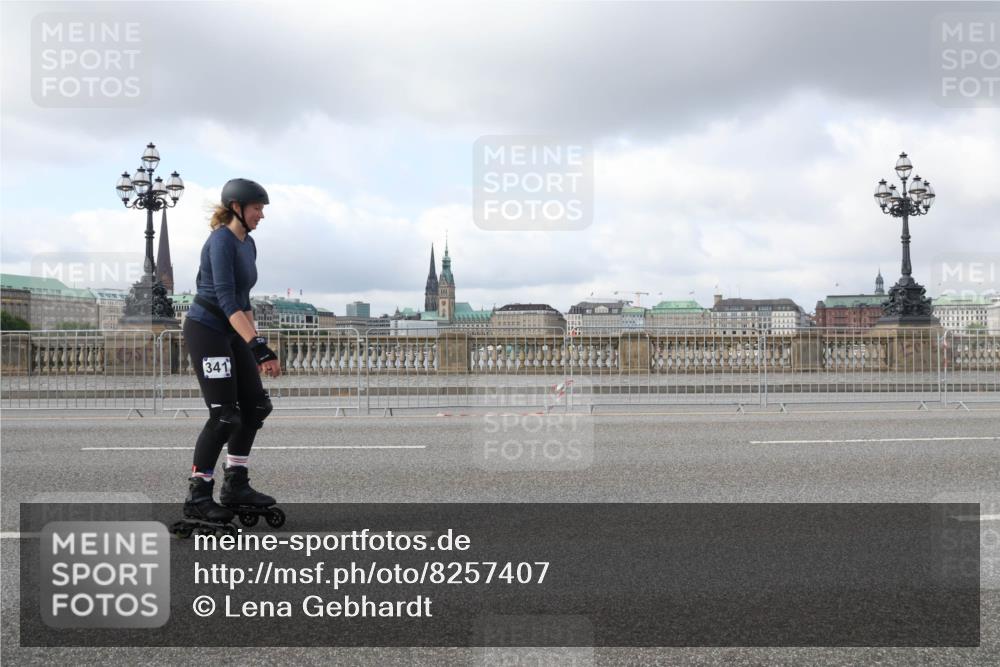 29.06.2025 - hella hamburg halbmarathon Lena Gebhardt http://msf.ph/oto/8257407 29.06.2025 09:03:29 Lombardsbrücke  meine-sportfotos.de