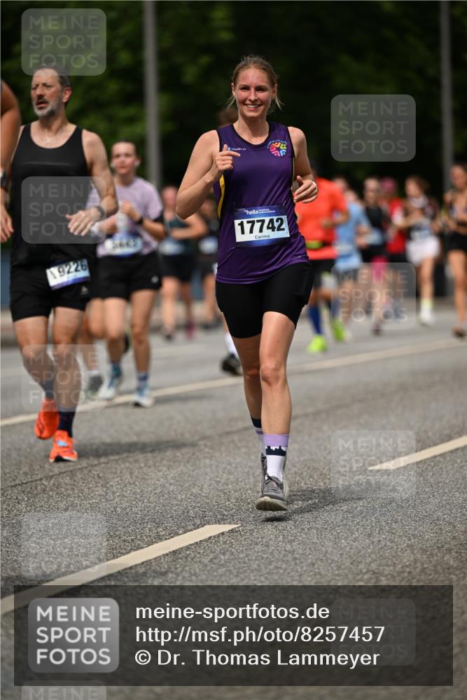 29.06.2025 - hella hamburg halbmarathon Dr. Thomas Lammeyer http://msf.ph/oto/8257457 29.06.2025 10:35:08 Kennedybrücke 1059, 1097, 1472, 1773, 1979, 2414, 2505, 2569, 2754, 2755, 2914, 3131, 3443, 4561, 4817, 5437, 5943, 6057, 6195, 6546, 6616, 6620, 6725, 6787, 7351, 7604, 7772, 8050, 9937, 10989 meine-sportfotos.de