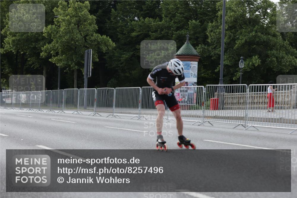 29.06.2025 - hella hamburg halbmarathon Jannik Wohlers http://msf.ph/oto/8257496 29.06.2025 08:49:04 Lombardsbrücke  meine-sportfotos.de