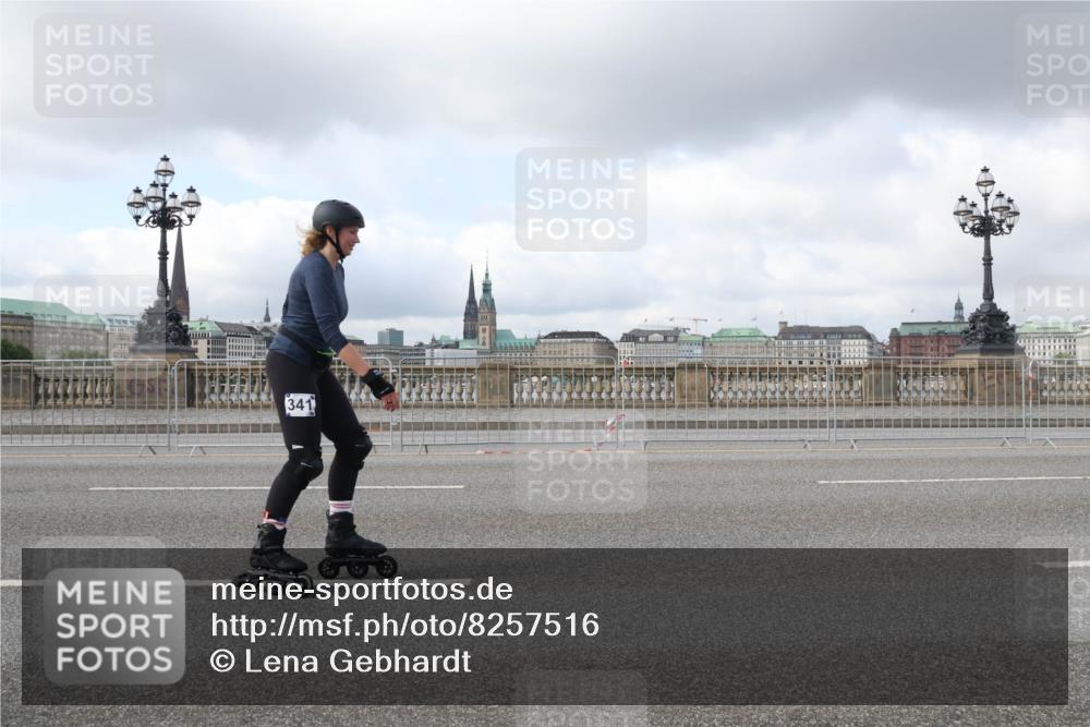 29.06.2025 - hella hamburg halbmarathon Lena Gebhardt http://msf.ph/oto/8257516 29.06.2025 09:03:29 Lombardsbrücke  meine-sportfotos.de