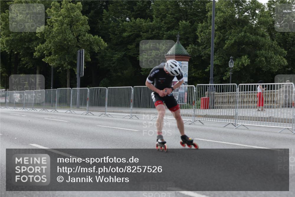 29.06.2025 - hella hamburg halbmarathon Jannik Wohlers http://msf.ph/oto/8257526 29.06.2025 08:49:04 Lombardsbrücke  meine-sportfotos.de