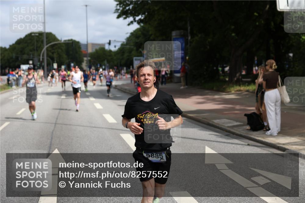 29.06.2025 - hella hamburg halbmarathon Yannick Fuchs http://msf.ph/oto/8257552 29.06.2025 10:35:57 20KM 1570, 1631, 1800, 2579, 4205, 4871, 4893, 5387, 5709, 6550, 6771, 6901, 7432, 7796, 8358, 9547, 9640, 9659, 9711, 9755, 9815, 9885, 10375, 10894, 11922, 12292, 12434, 13876, 14555, 14899, 15351, 16816, 17032, 17100, 17882, 18442, 18491, 18509, 18764, 18802 meine-sportfotos.de