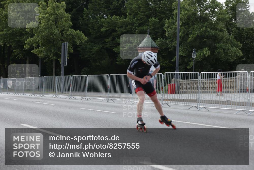 29.06.2025 - hella hamburg halbmarathon Jannik Wohlers http://msf.ph/oto/8257555 29.06.2025 08:49:04 Lombardsbrücke  meine-sportfotos.de