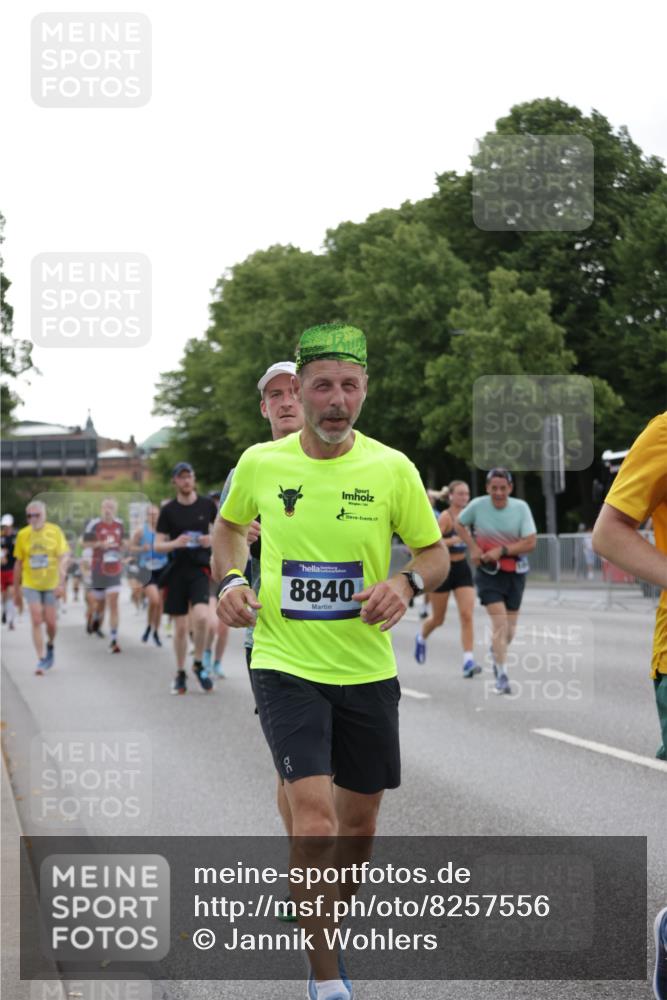 29.06.2025 - hella hamburg halbmarathon Jannik Wohlers http://msf.ph/oto/8257556 29.06.2025 10:32:03 Lombardsbrücke 1199, 1640, 3365, 3653, 3707, 3778, 4365, 4857, 5783, 5871, 5941, 6228, 6312, 6315, 7468, 7633, 7702, 8124, 8127, 8175, 8303, 8625, 8787, 8840, 8914, 8993, 9125, 9206, 9706, 9765, 10002, 10354, 10624, 10828, 11205, 11225, 11362, 11787, 11972, 12443, 12864, 13284, 13335, 13423, 14099, 14159, 14494, 14788, 14888, 15071, 15086, 15088, 15120, 15147, 15364, 15569, 15847, 15987, 16187, 18069 meine-sportfotos.de