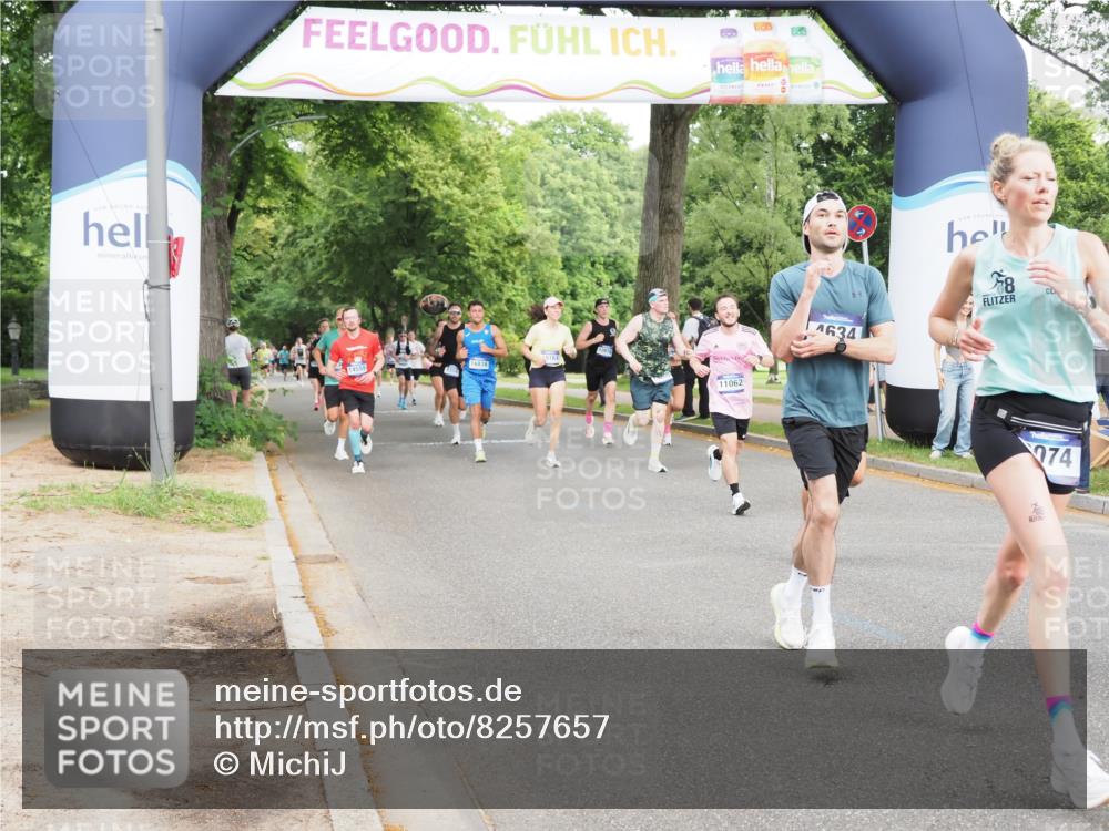 29.06.2025 - hella hamburg halbmarathon MichiJ http://msf.ph/oto/8257657 29.06.2025 10:29:35 Zwischen KM18-KM19 3618, 4205, 4634, 4893, 5007, 5014, 5026, 8074, 8358, 11062, 11922, 12385, 13268, 13483, 16599, 17724, 17834 meine-sportfotos.de