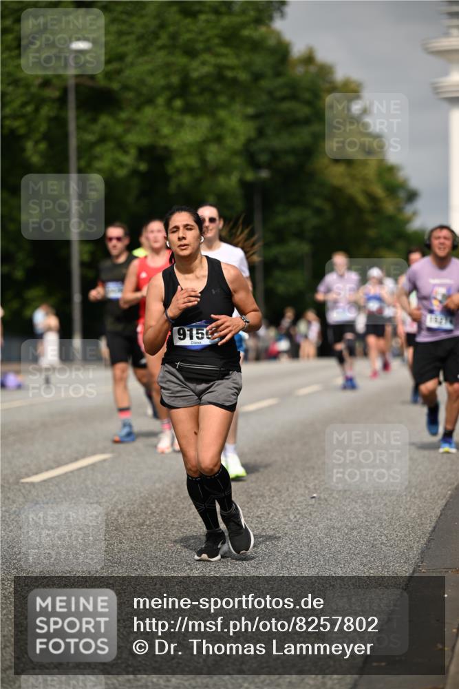 29.06.2025 - hella hamburg halbmarathon Dr. Thomas Lammeyer http://msf.ph/oto/8257802 29.06.2025 10:14:35 Kennedybrücke 1052, 1186, 1456, 1548, 1781, 5182, 5653, 5806, 7058, 8561, 8685, 9150, 9829 meine-sportfotos.de