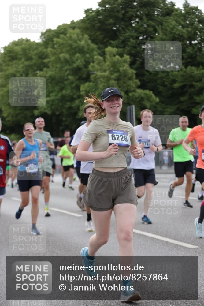 29.06.2025 - hella hamburg halbmarathon Jannik Wohlers http://msf.ph/oto/8257864 29.06.2025 10:32:07 Lombardsbrücke 1199, 1640, 3365, 3653, 3670, 4857, 5783, 5871, 5941, 6228, 6312, 6315, 7308, 7309, 7468, 7531, 7633, 7702, 7749, 7750, 8124, 8127, 8303, 8625, 8787, 8840, 8914, 8993, 9010, 9706, 9765, 10002, 10048, 10203, 10354, 10470, 10624, 10828, 11205, 11225, 11362, 11787, 11972, 12443, 12470, 12864, 13284, 13335, 13423, 14159, 14301, 14788, 14888, 15071, 15086, 15088, 15120, 15147, 15364, 15569, 15847, 16187, 16898, 16999, 17167, 18069, 18706 meine-sportfotos.de