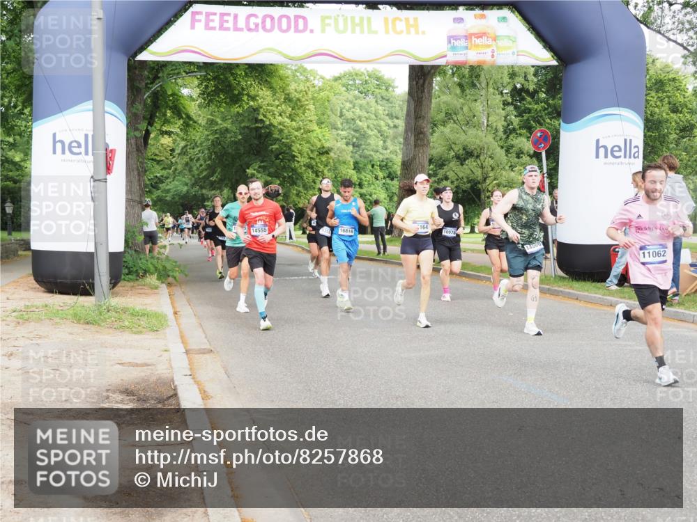 29.06.2025 - hella hamburg halbmarathon MichiJ http://msf.ph/oto/8257868 29.06.2025 10:29:36 Zwischen KM18-KM19 3618, 4205, 4634, 4893, 5007, 5014, 5026, 8074, 8358, 11062, 11922, 13268, 13483, 16599, 16816, 17834 meine-sportfotos.de