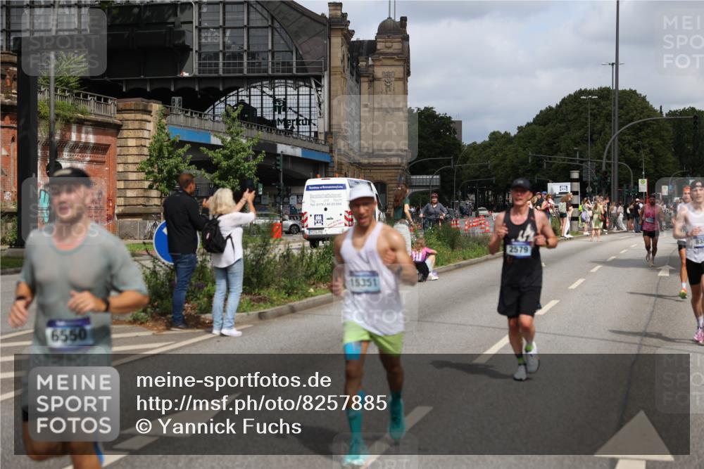 29.06.2025 - hella hamburg halbmarathon Yannick Fuchs http://msf.ph/oto/8257885 29.06.2025 10:35:59 20KM 1570, 1631, 1800, 2579, 4893, 5387, 6550, 6771, 6901, 7432, 7796, 8358, 9547, 9640, 9659, 9711, 9755, 9815, 9885, 10375, 10894, 12292, 12434, 13714, 13876, 14555, 14899, 15351, 16816, 17032, 17100, 17882, 18442, 18491, 18509, 18764, 18802 meine-sportfotos.de