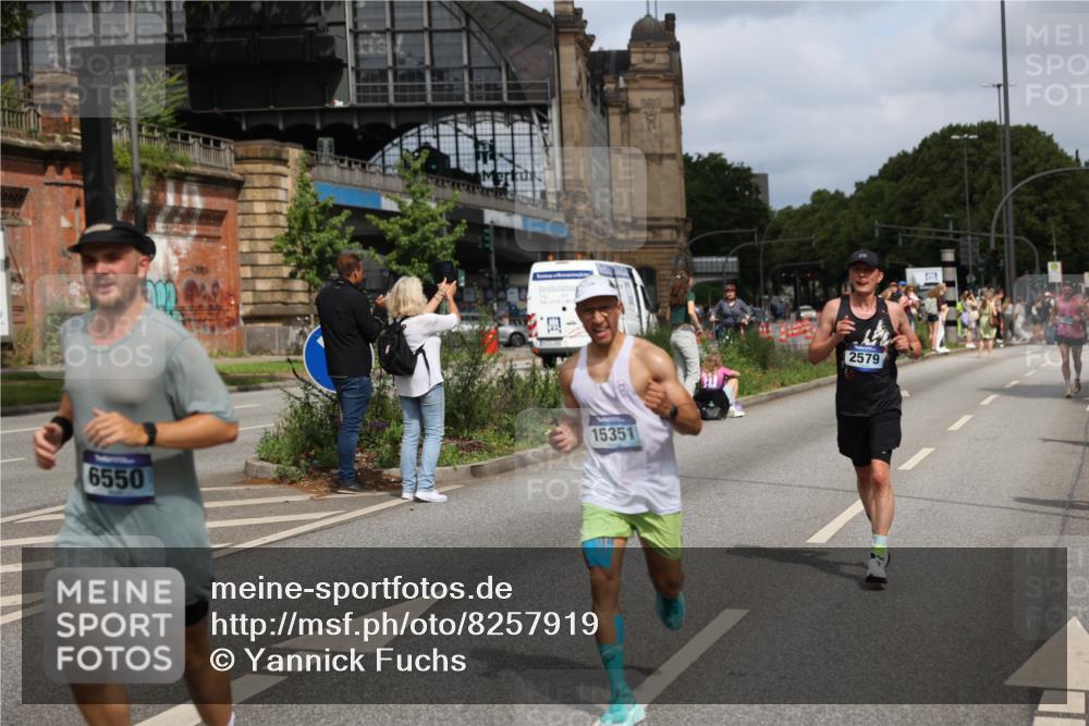 29.06.2025 - hella hamburg halbmarathon Yannick Fuchs http://msf.ph/oto/8257919 29.06.2025 10:35:59 20KM 1570, 1631, 1800, 2579, 4893, 5387, 6550, 6771, 6901, 7432, 7796, 8358, 9547, 9640, 9659, 9711, 9755, 9815, 9885, 10375, 10894, 12292, 12434, 13714, 13876, 14555, 14899, 15351, 16816, 17032, 17100, 17882, 18442, 18491, 18509, 18764, 18802 meine-sportfotos.de