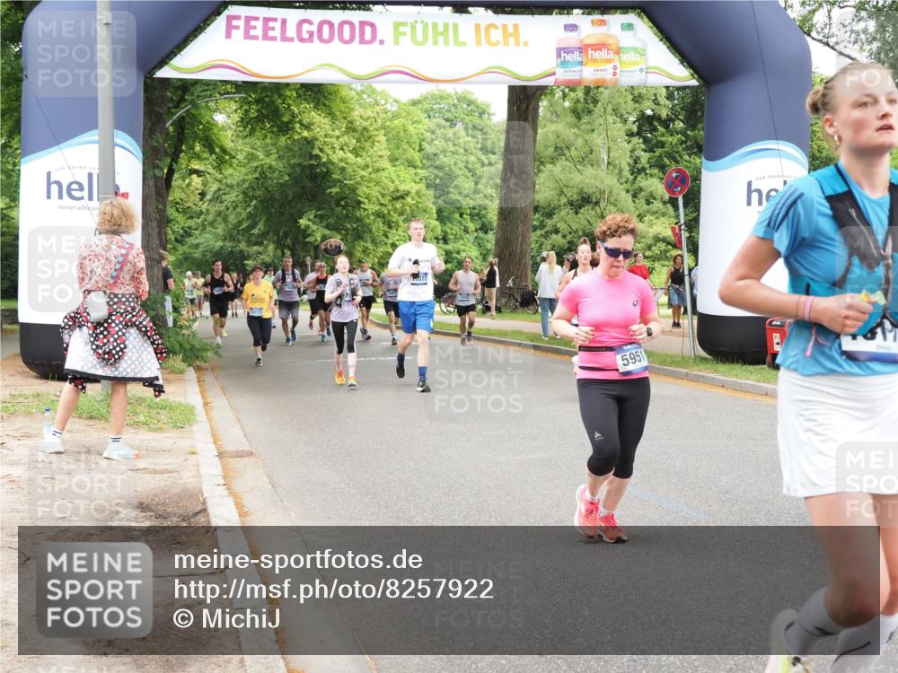 29.06.2025 - hella hamburg halbmarathon MichiJ http://msf.ph/oto/8257922 29.06.2025 10:53:06 Zwischen KM18-KM19 1781, 4499, 5951, 8402, 8917, 8926, 9829, 10389, 13173, 17077, 17836, 17866, 18178 meine-sportfotos.de