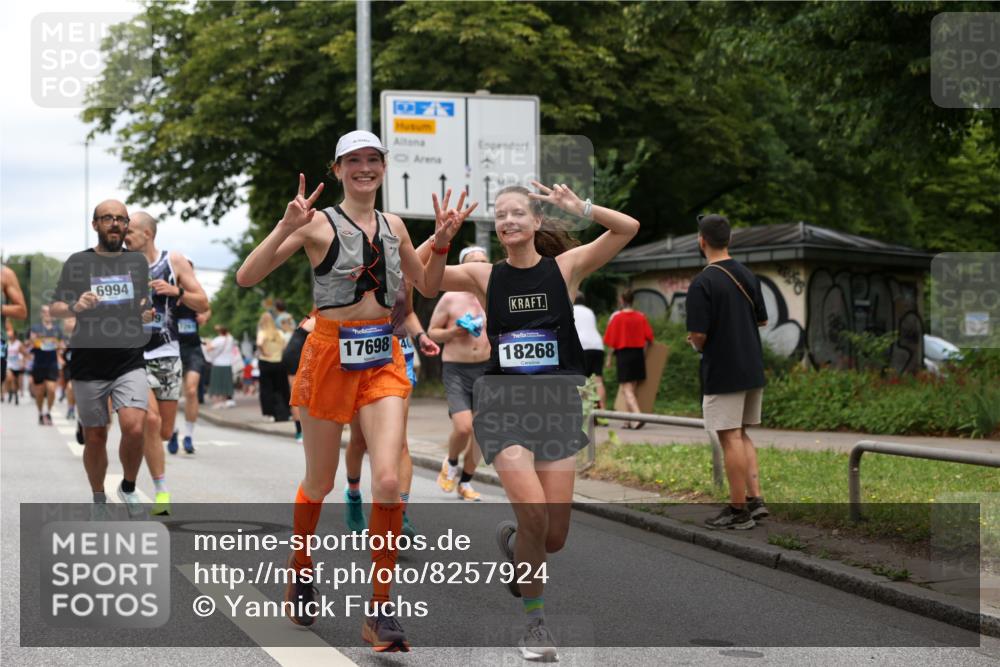 29.06.2025 - hella hamburg halbmarathon Yannick Fuchs http://msf.ph/oto/8257924 29.06.2025 10:48:29 20KM 1327, 1410, 1496, 1815, 2474, 2771, 3041, 3177, 3310, 3791, 3794, 3861, 3898, 3945, 4189, 4231, 6082, 6084, 6356, 6443, 6581, 6723, 6994, 8223, 8449, 8698, 8772, 8798, 9012, 9060, 9227, 10191, 10192, 10263, 10266, 11499, 11747, 12186, 12213, 12362, 12489, 13297, 13869, 14036, 14592, 14638, 14660, 14818, 14948, 15113, 15156, 15169, 15408, 15524, 15879, 16092, 16574, 16750, 17740, 17765, 18759, 19177 meine-sportfotos.de