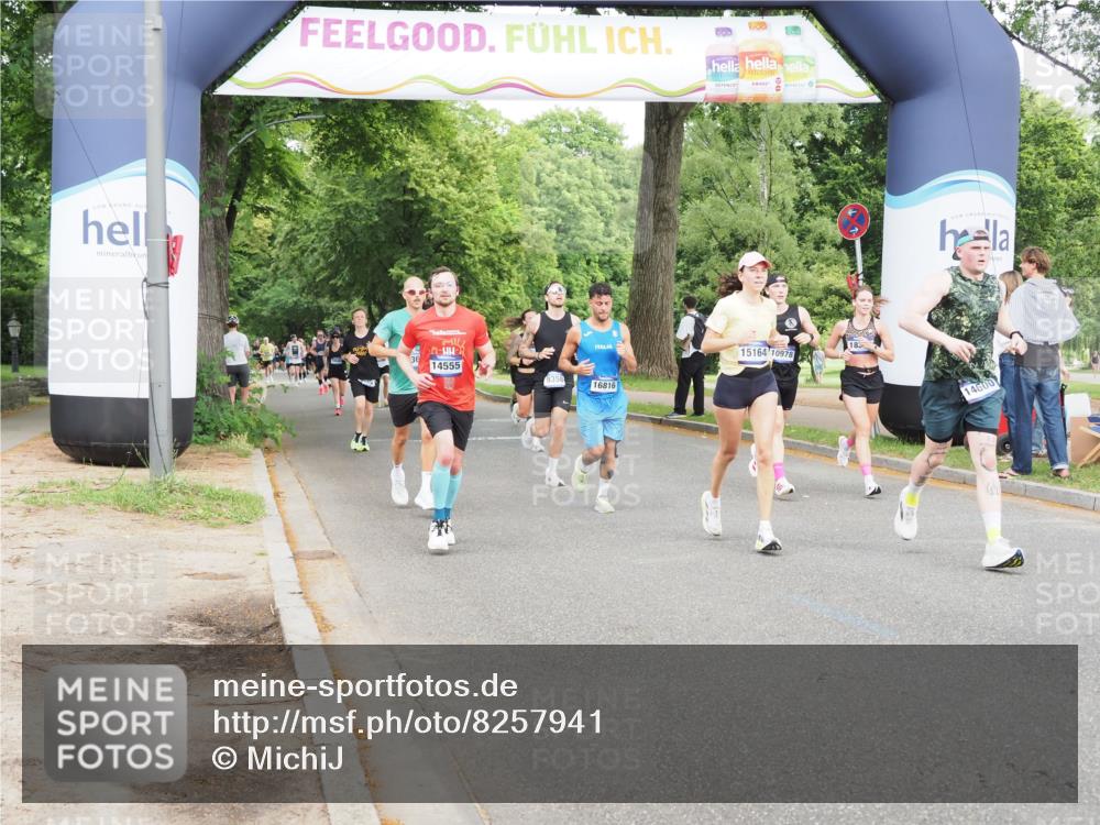 29.06.2025 - hella hamburg halbmarathon MichiJ http://msf.ph/oto/8257941 29.06.2025 10:29:37 Zwischen KM18-KM19 3618, 4634, 4893, 5007, 5014, 8074, 8358, 9358, 10978, 11062, 11922, 13268, 14555, 15164, 16599, 16816, 17834, 18399 meine-sportfotos.de