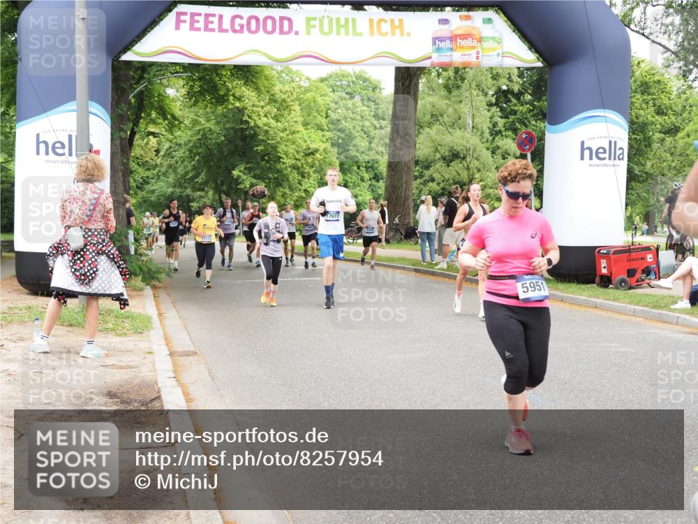 29.06.2025 - hella hamburg halbmarathon MichiJ http://msf.ph/oto/8257954 29.06.2025 10:53:06 Zwischen KM18-KM19 1781, 4499, 5951, 8402, 8917, 8926, 9829, 10389, 13173, 17077, 17836, 17866, 18178 meine-sportfotos.de