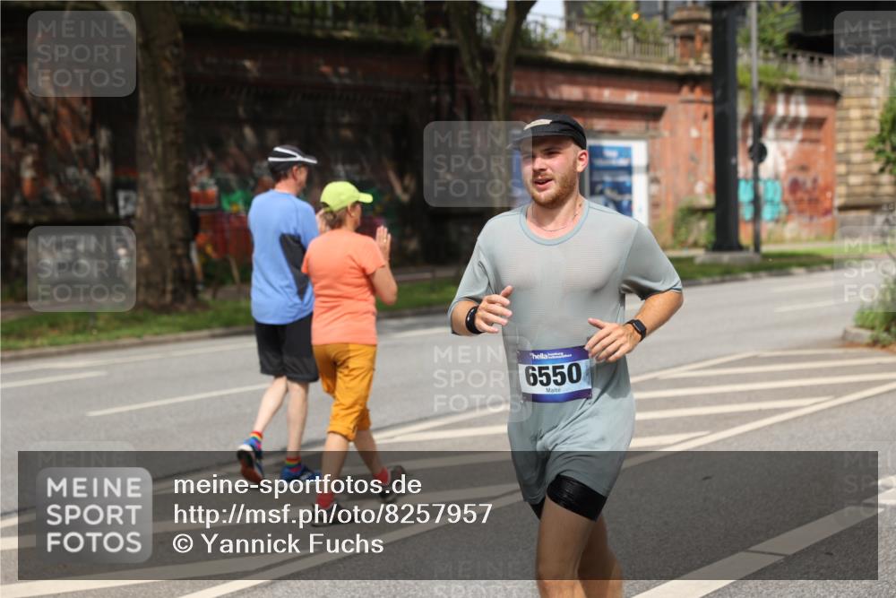 29.06.2025 - hella hamburg halbmarathon Yannick Fuchs http://msf.ph/oto/8257957 29.06.2025 10:35:59 20KM 1570, 1631, 1800, 2579, 4893, 5387, 6550, 6771, 6901, 7432, 7796, 8358, 9547, 9640, 9659, 9711, 9755, 9815, 9885, 10375, 10894, 12292, 12434, 13714, 13876, 14555, 14899, 15351, 16816, 17032, 17100, 17882, 18442, 18491, 18509, 18764, 18802 meine-sportfotos.de