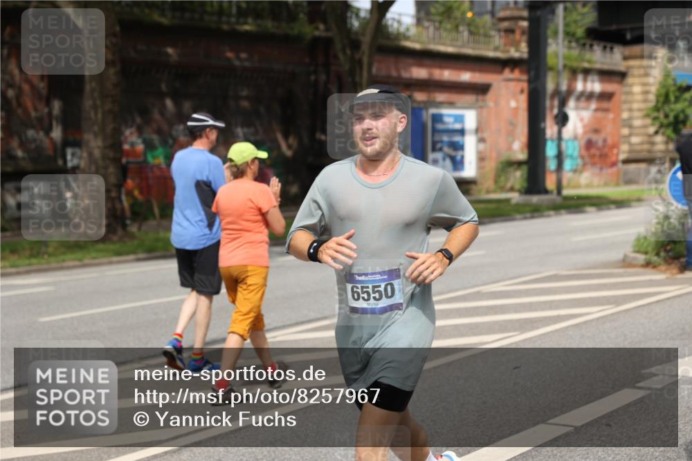 29.06.2025 - hella hamburg halbmarathon Yannick Fuchs http://msf.ph/oto/8257967 29.06.2025 10:35:59 20KM 1570, 1631, 1800, 2579, 4893, 5387, 6550, 6771, 6901, 7432, 7796, 8358, 9547, 9640, 9659, 9711, 9755, 9815, 9885, 10375, 10894, 12292, 12434, 13714, 13876, 14555, 14899, 15351, 16816, 17032, 17100, 17882, 18442, 18491, 18509, 18764, 18802 meine-sportfotos.de