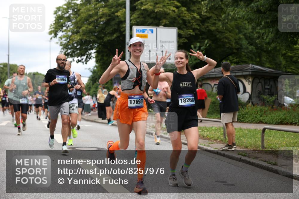 29.06.2025 - hella hamburg halbmarathon Yannick Fuchs http://msf.ph/oto/8257976 29.06.2025 10:48:29 20KM 1327, 1410, 1496, 1815, 2474, 2771, 3041, 3177, 3310, 3791, 3794, 3861, 3898, 3945, 4189, 4231, 6082, 6084, 6356, 6443, 6581, 6723, 6994, 8223, 8449, 8698, 8772, 8798, 9012, 9060, 9227, 10191, 10192, 10263, 10266, 11499, 11747, 12186, 12213, 12362, 12489, 13297, 13869, 14036, 14592, 14638, 14660, 14818, 14948, 15113, 15156, 15169, 15408, 15524, 15879, 16092, 16574, 16750, 17740, 17765, 18759, 19177 meine-sportfotos.de