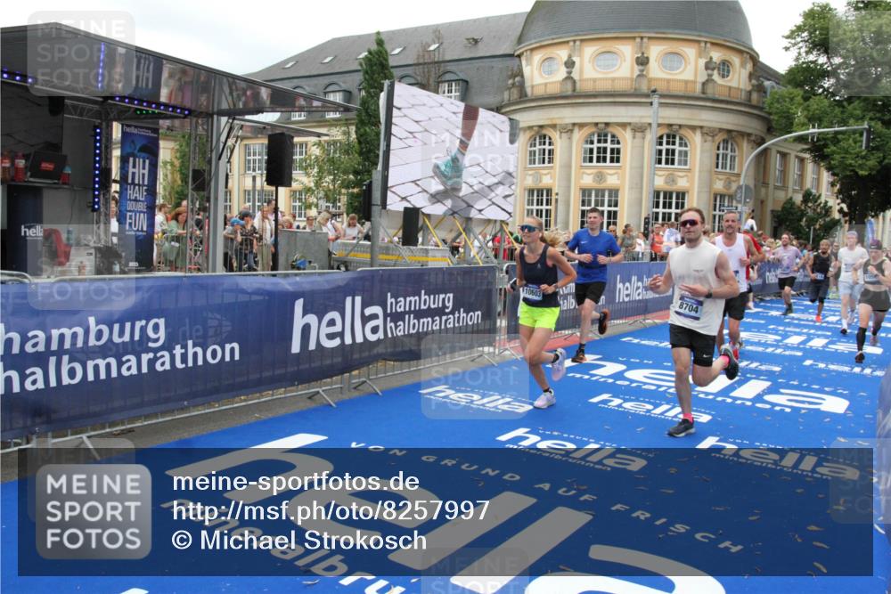 29.06.2025 - hella hamburg halbmarathon Michael Strokosch http://msf.ph/oto/8257997 29.06.2025 10:51:09 Ziel 1366, 1630, 4077, 4816, 4967, 8117, 8261, 8508, 8704, 10508, 10603, 11733, 13008, 13073, 14125, 17221, 17384, 17823, 18066 meine-sportfotos.de