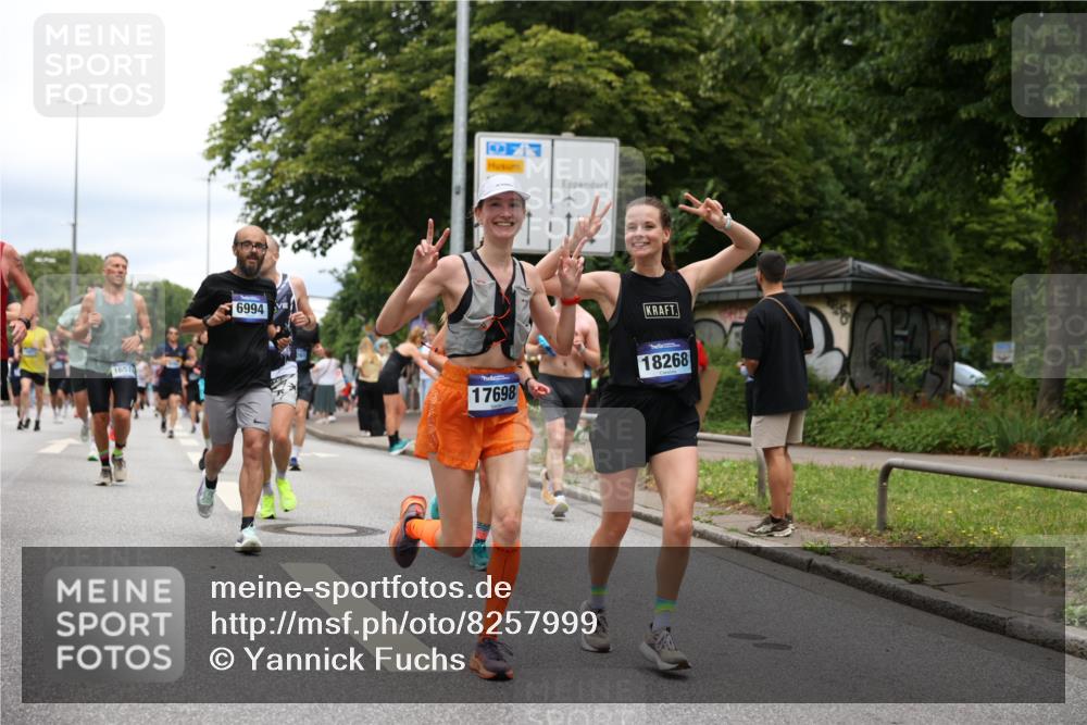 29.06.2025 - hella hamburg halbmarathon Yannick Fuchs http://msf.ph/oto/8257999 29.06.2025 10:48:29 20KM 1327, 1410, 1496, 1815, 2474, 2771, 3041, 3177, 3310, 3791, 3794, 3861, 3898, 3945, 4189, 4231, 6082, 6084, 6356, 6443, 6581, 6723, 6994, 8223, 8449, 8698, 8772, 8798, 9012, 9060, 9227, 10191, 10192, 10263, 10266, 11499, 11747, 12186, 12213, 12362, 12489, 13297, 13869, 14036, 14592, 14638, 14660, 14818, 14948, 15113, 15156, 15169, 15408, 15524, 15879, 16092, 16574, 16750, 17740, 17765, 18759, 19177 meine-sportfotos.de