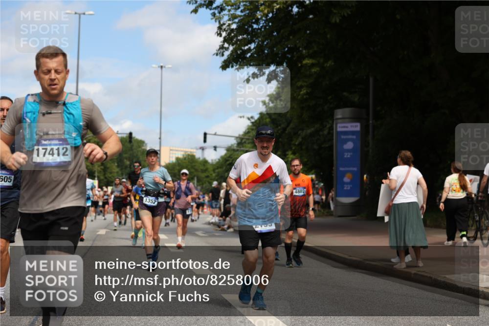 29.06.2025 - hella hamburg halbmarathon Yannick Fuchs http://msf.ph/oto/8258006 29.06.2025 11:27:52 20KM 1078, 1159, 1160, 1275, 1298, 1300, 1324, 1352, 1557, 2022, 2199, 2933, 3311, 3871, 3880, 4444, 4555, 4624, 4970, 5557, 5611, 5733, 7975, 8257, 8258, 8914, 9034, 10561, 10798, 11587, 11888, 11928, 12237, 12238, 12336, 12605, 12826, 12827, 13311, 13535, 14305, 15119, 15405, 15612, 16682, 17272, 17385, 17412, 18087, 18129, 18524, 18578, 18809, 18929, 19006 meine-sportfotos.de