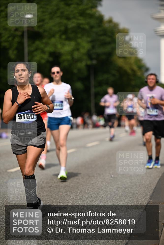 29.06.2025 - hella hamburg halbmarathon Dr. Thomas Lammeyer http://msf.ph/oto/8258019 29.06.2025 10:14:36 Kennedybrücke 1052, 1186, 1548, 1781, 5182, 5653, 5806, 7058, 8561, 8685, 9150, 9829 meine-sportfotos.de