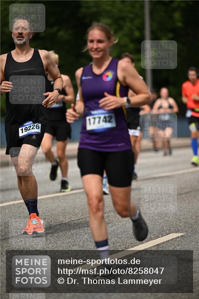 29.06.2025 - hella hamburg halbmarathon Dr. Thomas Lammeyer http://msf.ph/oto/8258047 29.06.2025 10:35:09 Kennedybrücke 1059, 1097, 1472, 1773, 1979, 2414, 2505, 2569, 2754, 2755, 2914, 3131, 3281, 3443, 4561, 4817, 5437, 5943, 6057, 6195, 6546, 6616, 6725, 6787, 7351, 7604, 7772, 8050, 9937, 10989 meine-sportfotos.de