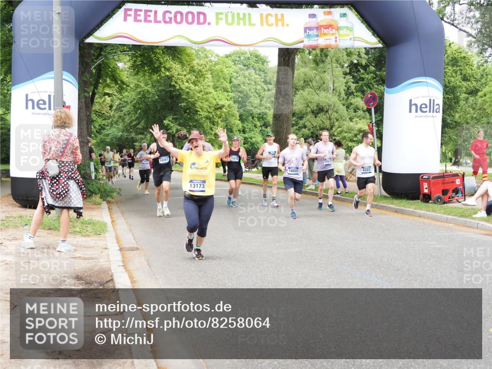 29.06.2025 - hella hamburg halbmarathon MichiJ http://msf.ph/oto/8258064 29.06.2025 10:53:09 Zwischen KM18-KM19 1781, 4227, 4322, 4499, 5951, 8402, 8926, 10389, 13173, 15678, 17077, 18178, 18655 meine-sportfotos.de