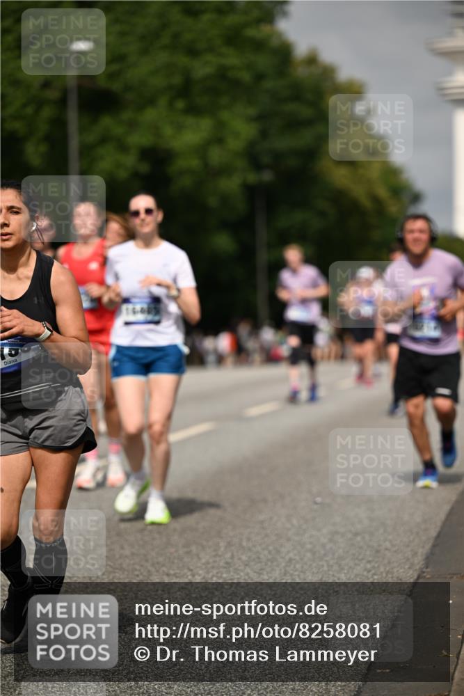 29.06.2025 - hella hamburg halbmarathon Dr. Thomas Lammeyer http://msf.ph/oto/8258081 29.06.2025 10:14:36 Kennedybrücke 1052, 1186, 1548, 1781, 5182, 5653, 5806, 7058, 8561, 8685, 9150, 9829 meine-sportfotos.de