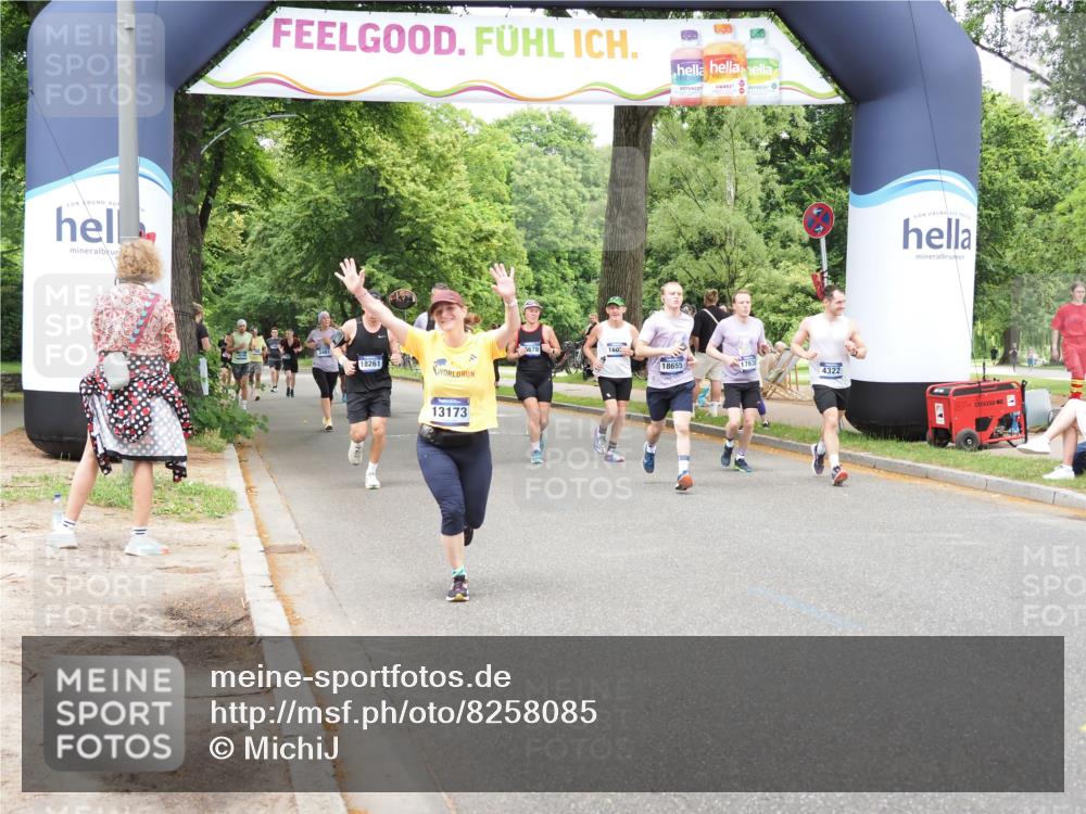 29.06.2025 - hella hamburg halbmarathon MichiJ http://msf.ph/oto/8258085 29.06.2025 10:53:10 Zwischen KM18-KM19 1781, 4227, 4322, 4499, 5951, 8402, 8926, 10389, 13173, 15678, 17077, 17638, 17880, 18178, 18655 meine-sportfotos.de