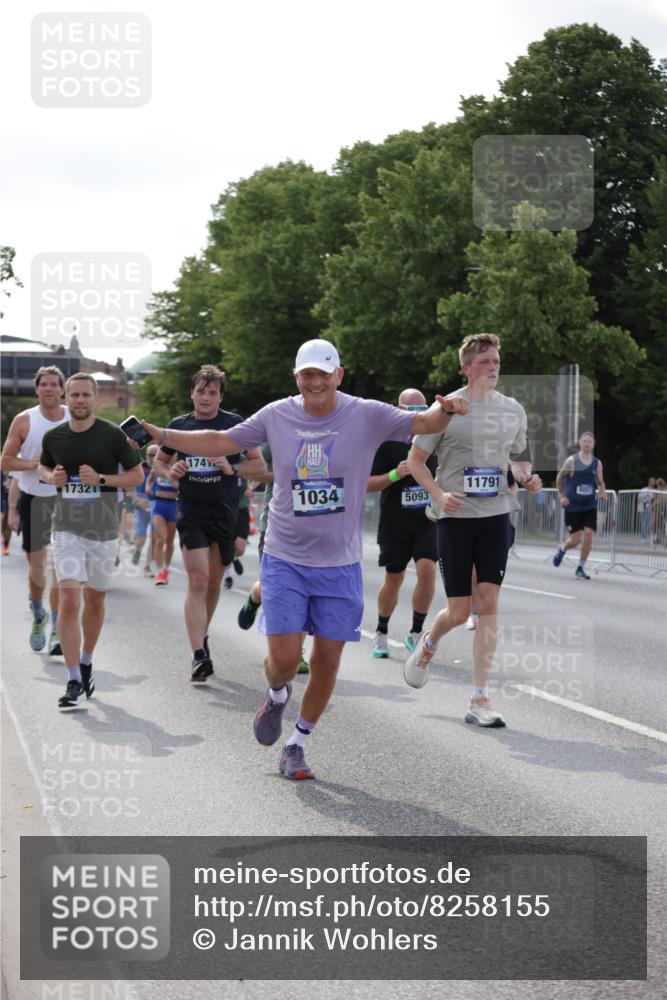 29.06.2025 - hella hamburg halbmarathon Jannik Wohlers http://msf.ph/oto/8258155 29.06.2025 09:57:47 Lombardsbrücke 1034, 1179, 1190, 1258, 1335, 1815, 2034, 2070, 2138, 2417, 2636, 2711, 3091, 4814, 4903, 5093, 5672, 6164, 6272, 6580, 6754, 6897, 7065, 7409, 7509, 7724, 7856, 7896, 8154, 8449, 8508, 8590, 8689, 9012, 9057, 9065, 9145, 9163, 9562, 9656, 11217, 11416, 11607, 11757, 11789, 11791, 12624, 12662, 13033, 13691, 14571, 15061, 16213, 16563, 17176, 17321, 17415, 17825, 18514, 18810, 18811 meine-sportfotos.de