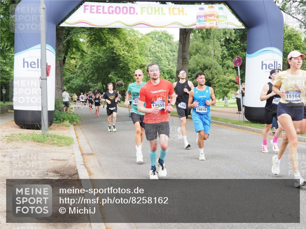 29.06.2025 - hella hamburg halbmarathon MichiJ http://msf.ph/oto/8258162 29.06.2025 10:29:38 Zwischen KM18-KM19 4380, 4634, 4893, 5007, 5014, 8074, 9358, 9885, 10978, 11062, 11922, 12365, 13268, 14555, 15164, 16599, 16816, 17834, 18399 meine-sportfotos.de
