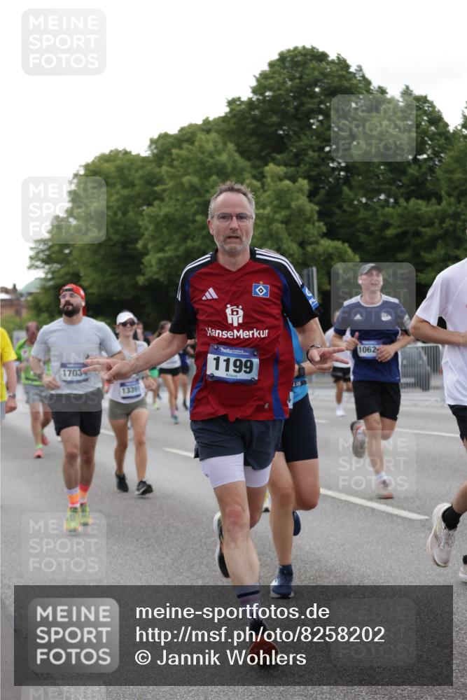29.06.2025 - hella hamburg halbmarathon Jannik Wohlers http://msf.ph/oto/8258202 29.06.2025 10:32:09 Lombardsbrücke 1199, 1640, 3365, 3653, 3660, 3670, 4857, 5783, 5871, 5941, 6228, 6312, 6315, 7308, 7309, 7468, 7531, 7633, 7702, 7749, 7750, 8127, 8303, 8625, 8840, 8914, 8993, 9010, 9188, 9706, 9765, 10002, 10013, 10048, 10203, 10277, 10354, 10470, 10624, 10770, 11205, 11248, 11972, 12443, 12470, 12864, 13335, 13423, 14159, 14301, 14788, 14888, 15071, 15086, 15088, 15147, 15171, 15364, 15569, 15847, 15997, 16129, 16187, 16898, 16999, 17167, 18069, 18706 meine-sportfotos.de