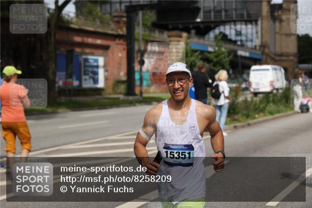 29.06.2025 - hella hamburg halbmarathon Yannick Fuchs http://msf.ph/oto/8258209 29.06.2025 10:36:00 20KM 1570, 1631, 1800, 2579, 4893, 5387, 6550, 6771, 6901, 7432, 7796, 8358, 9547, 9640, 9711, 9755, 9815, 9885, 10375, 10894, 12292, 12434, 13714, 13876, 14555, 14899, 15351, 16084, 16816, 17032, 17100, 17882, 18442, 18491, 18509, 18764, 18802 meine-sportfotos.de